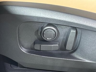2025 LAND Rover DEFENDER thumbnail 63
