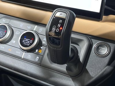 2025 LAND Rover DEFENDER thumbnail 40