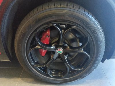 2023 ALFA Romeo STELVIO — миниатюра 13