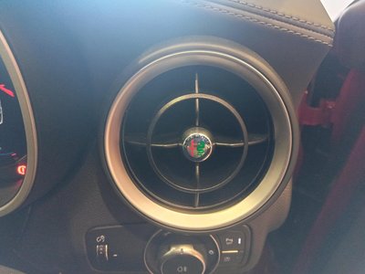 2023 ALFA Romeo STELVIO — миниатюра 40
