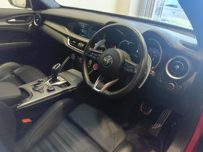 2023 ALFA Romeo STELVIO — миниатюра 21