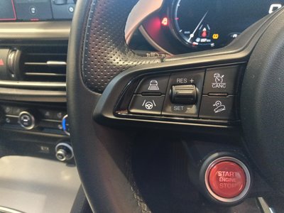 2023 ALFA Romeo STELVIO — миниатюра 30