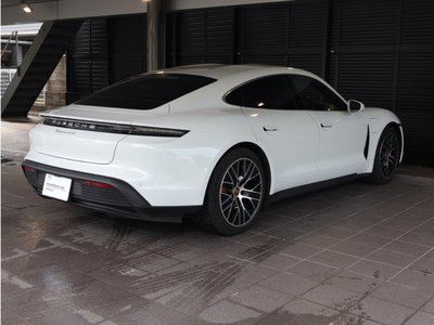 صورة 5 لـ 2021 Porsche TAYCAN