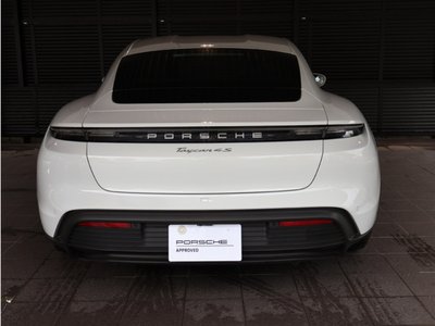 صورة 6 لـ 2021 Porsche TAYCAN