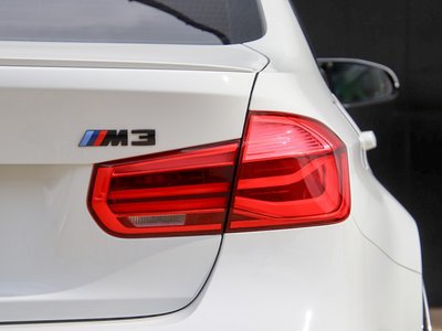 صورة 24 لـ 2014 BMW M3 SEDAN