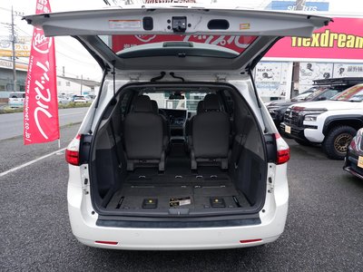 صورة 21 لـ 2019 Toyota SIENA