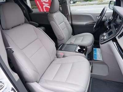 صورة 46 لـ 2019 Toyota SIENA