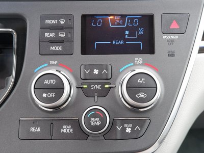 صورة 33 لـ 2019 Toyota SIENA
