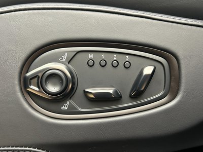 صورة 32 لـ 2024 Aston Martin DBX