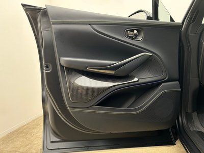 صورة 33 لـ 2024 Aston Martin DBX
