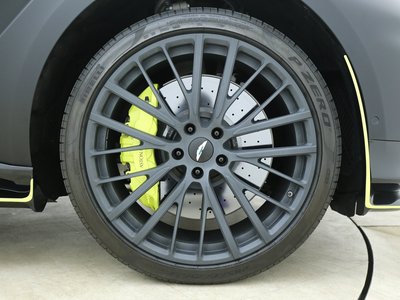 صورة 18 لـ 2024 Aston Martin DBX