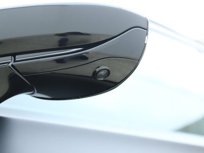 صورة 21 لـ 2024 Aston Martin DBX