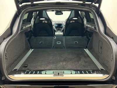 صورة 27 لـ 2024 Aston Martin DBX