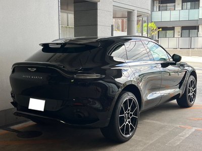 صورة 20 لـ 2021 Aston Martin DBX