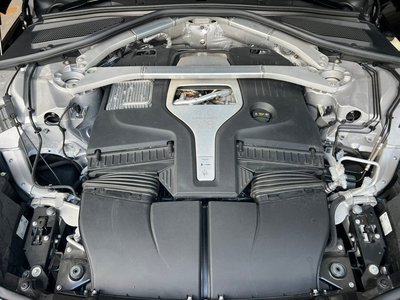 صورة 24 لـ 2021 Aston Martin DBX