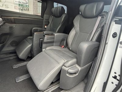 صورة 29 لـ 2025 Toyota VELLFIRE