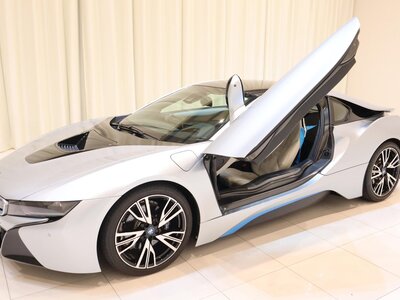 صورة 12 لـ 2015 BMW I8