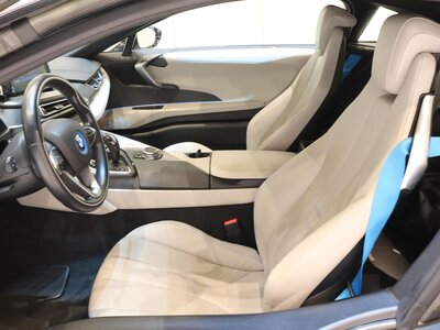 صورة 19 لـ 2015 BMW I8