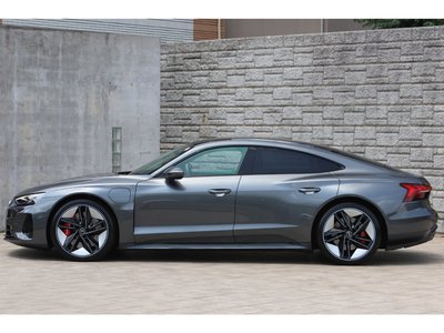 صورة 23 لـ 2021 AUDI RS E-TRON GT