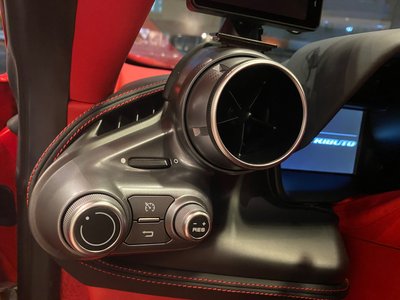 صورة 34 لـ 2020 Ferrari F8 TRIBUTO