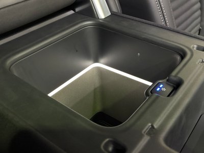 2025 LAND Rover DISCOVERY photo 9