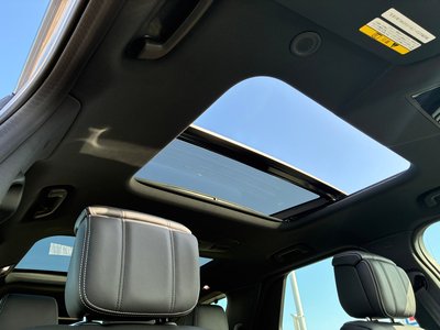 2025 LAND Rover DISCOVERY photo 3