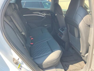 صورة 28 لـ 2022 AUDI E-TRON S SPORTBACK
