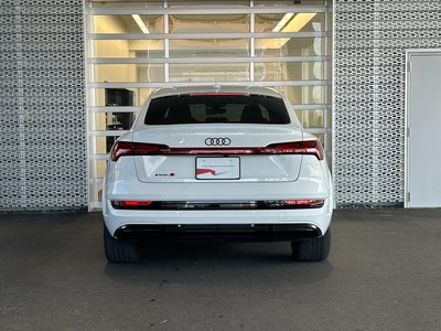 صورة 9 لـ 2022 AUDI E-TRON S SPORTBACK