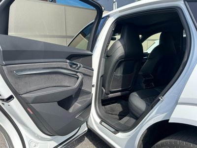 صورة 64 لـ 2022 AUDI E-TRON S SPORTBACK