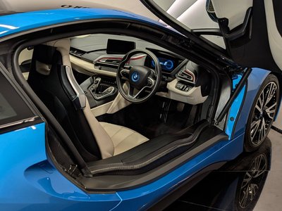 صورة 12 لـ 2015 BMW I8