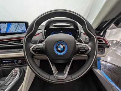 صورة 19 لـ 2015 BMW I8