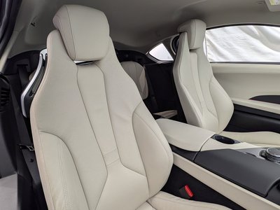 صورة 16 لـ 2015 BMW I8