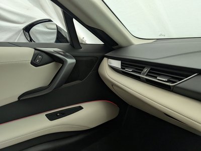 صورة 36 لـ 2015 BMW I8