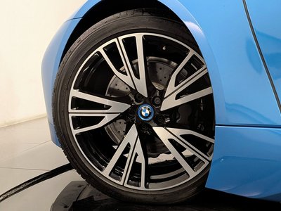 صورة 15 لـ 2015 BMW I8