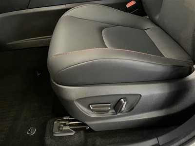 صورة 14 لـ 2025 Toyota CROWN SPORT