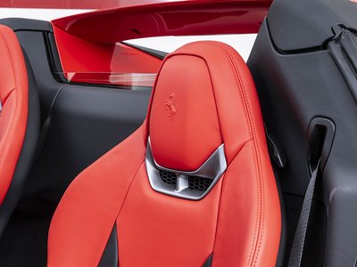 صورة 17 لـ 2025 Ferrari 296 GTS