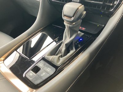 2025 Toyota ALPHARD photo 17