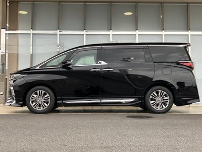 2025 Toyota ALPHARD photo 2