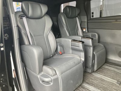 2025 Toyota ALPHARD photo 5