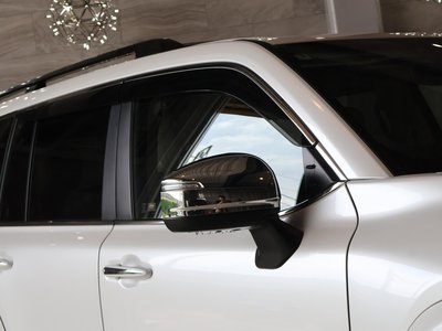 2025 Toyota LAND CRUISER 300 thumbnail 61