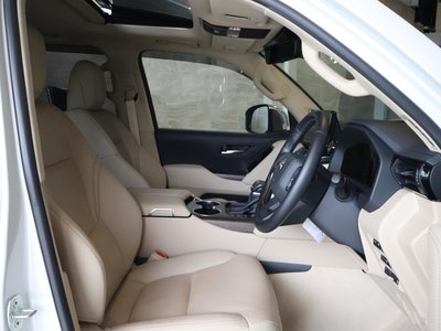 2025 Toyota LAND CRUISER 300 photo 10
