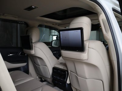 2025 Toyota LAND CRUISER 300 thumbnail 24