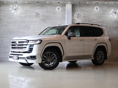 2025 Toyota LAND CRUISER 300 photo 1