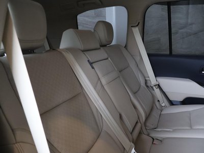 2025 Toyota LAND CRUISER 300 thumbnail 27