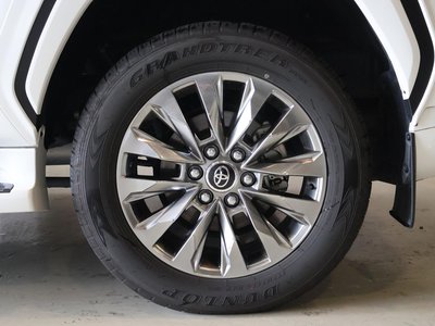 2025 Toyota LAND CRUISER 300 thumbnail 66