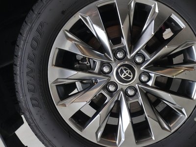 2025 Toyota LAND CRUISER 300 thumbnail 68