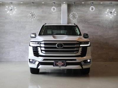 2025 Toyota LAND CRUISER 300 photo 2