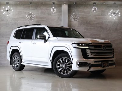 2025 Toyota LAND CRUISER 300 photo 4