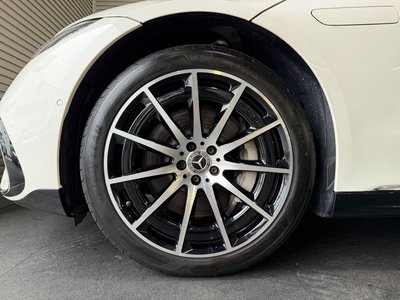 2024 Mercedes-BENZ EQS photo 12