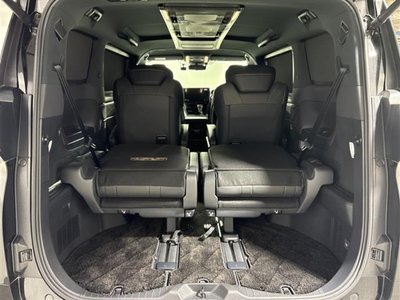 2023 Toyota ALPHARD — фото 25